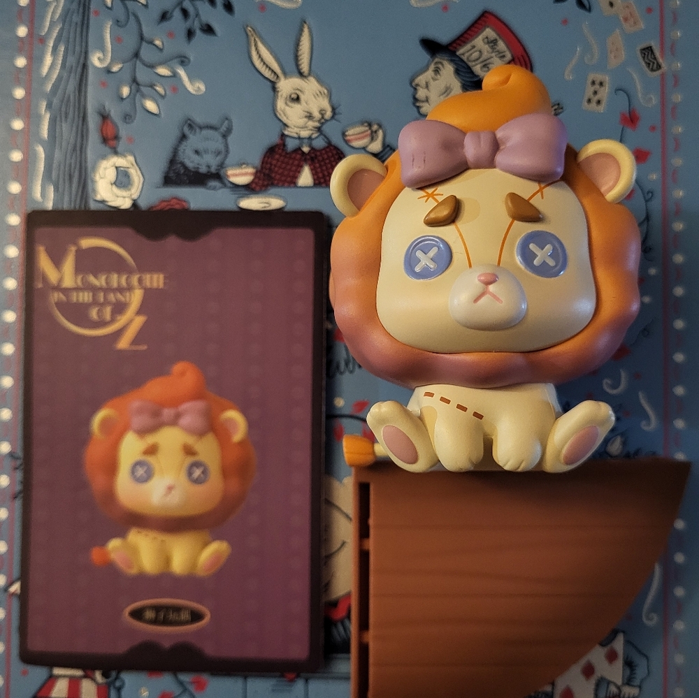 Lilith- "Monologue in the land of Oz" Cowardly Lion Doll + Stage Piece + Card
